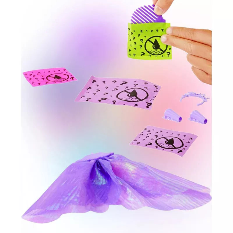 Barbie - Color Reveal ! Color Changing Prince or Princess' Mermaid Doll with 7 Unboxing Surprises thumbnail