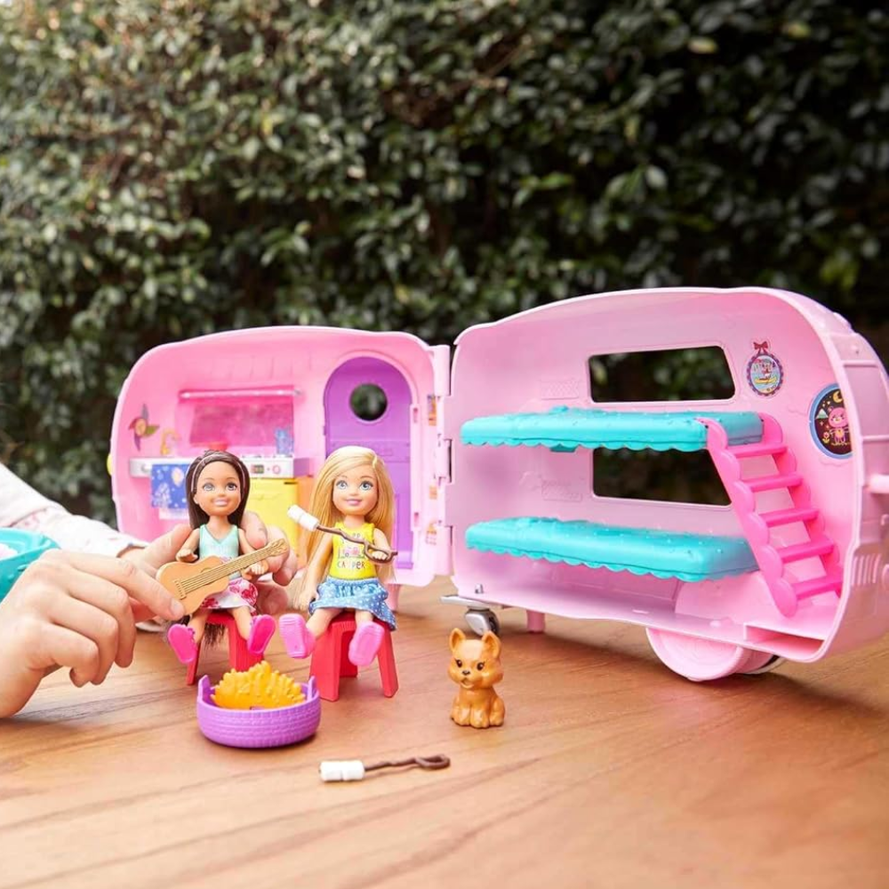 Barbie Club Chelsea Camper FXG90 thumbnail
