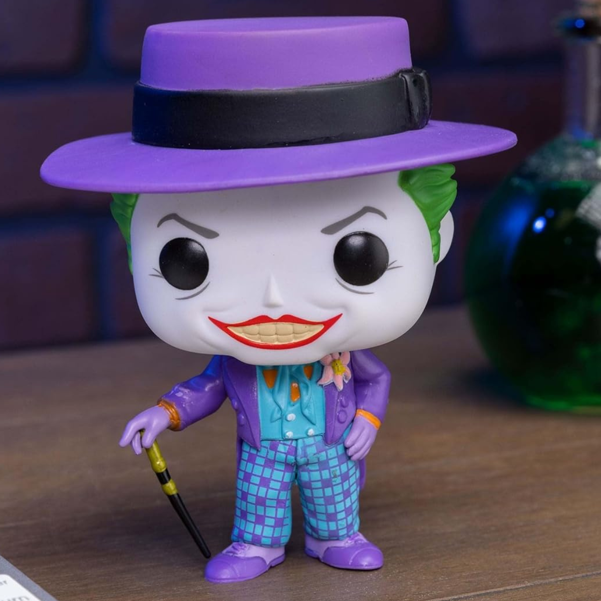 Funko Pop! Heroes: Batman (1989) – Joker with Hat Vinyl Figure thumbnail
