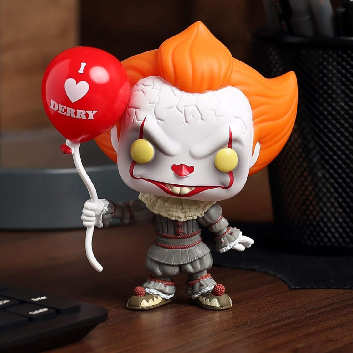 Funko Pop! Movies: It Chapter Two – Pennywise with Balloon Vinyl Collectible Figure thumbnail