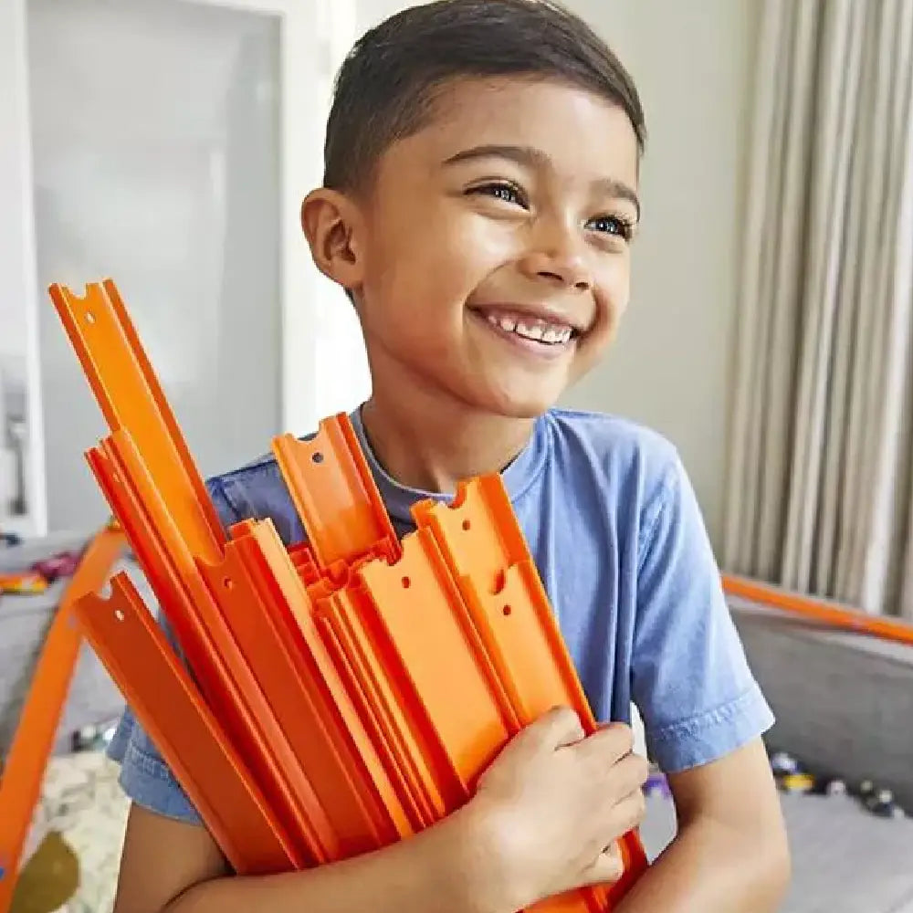 Hot Wheels Track Builder Straight Track with Car 15 Feet - Styles May Vary. Get ready for high-speed thrills with an incredible 15 feet of Hot Wheels track—custom racing action like never before! BHT77 thumbnail