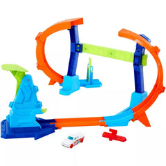 Hot Wheels Toy Car Track Set, Flip & Jump Through The Corkscrew Loop with 1:64 Scale Car