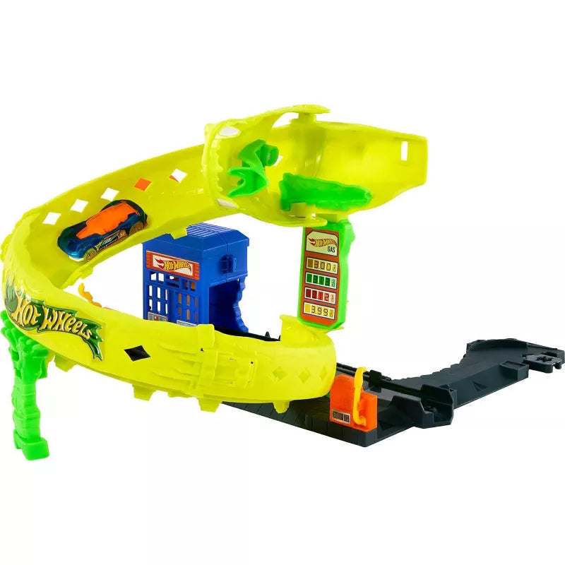Hot Wheels Toy Car Track Set, Snake Gas Station Playset with 1:64 Scale Die-Cast Vehicle thumbnail