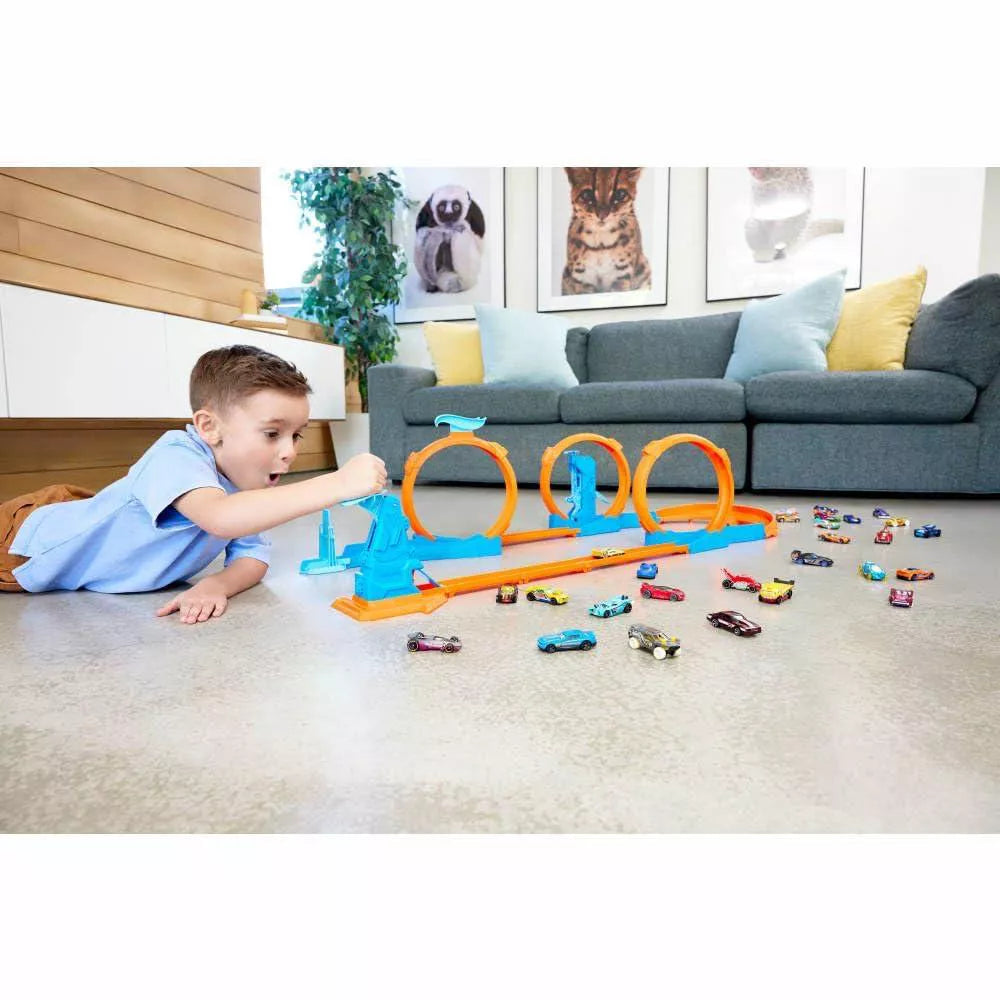 Hot Wheels Triple Loop Track Set with 1:64 Scale Vehicle thumbnail