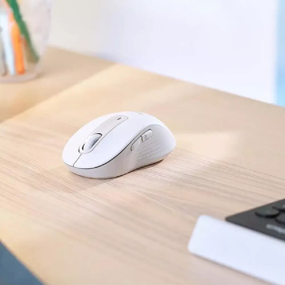 Logitech Signature M650 L for Business Wireless Mouse, Off White. The Signature M650 for Business is a user-friendly mouse designed for quick deployment and boosts productivity by 50% compared to using a laptop touchpad¹. 910-006347 thumbnail