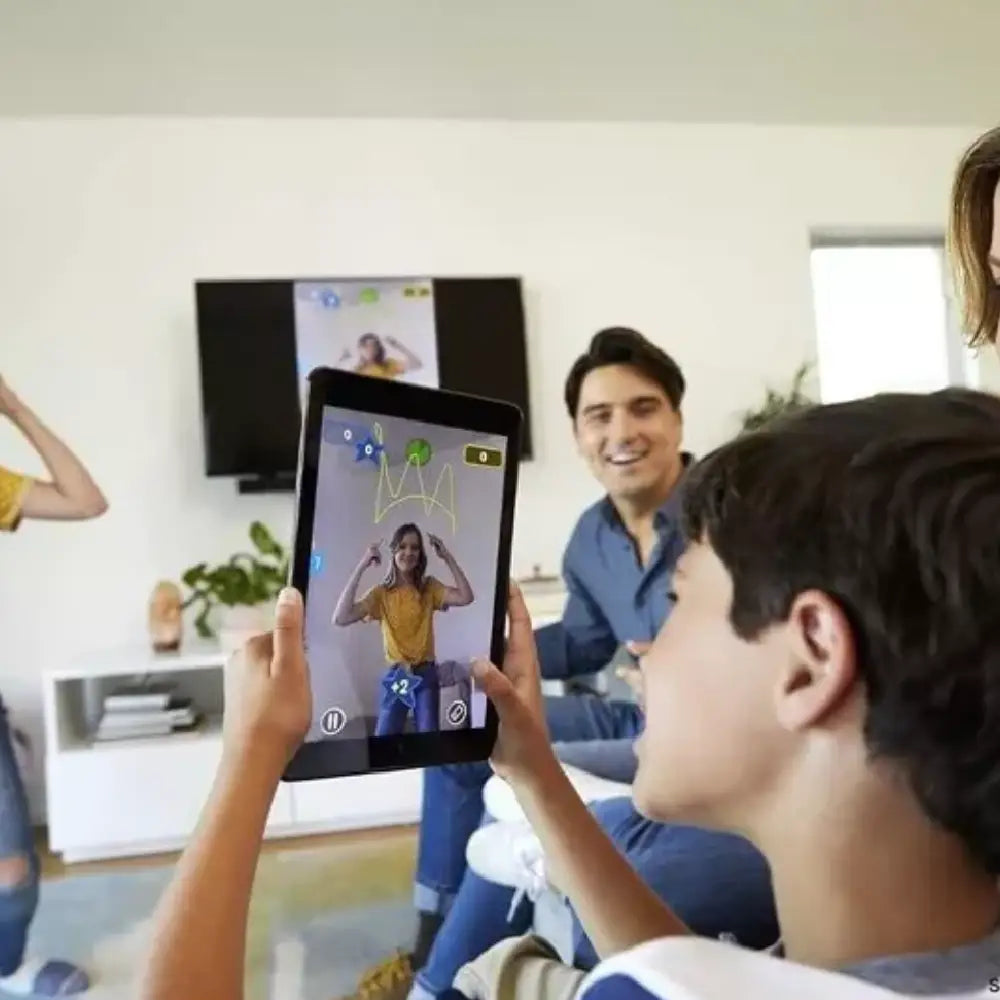 Mattel Games Pictionary Air Kids Vs. Grown-Ups GXX04 thumbnail