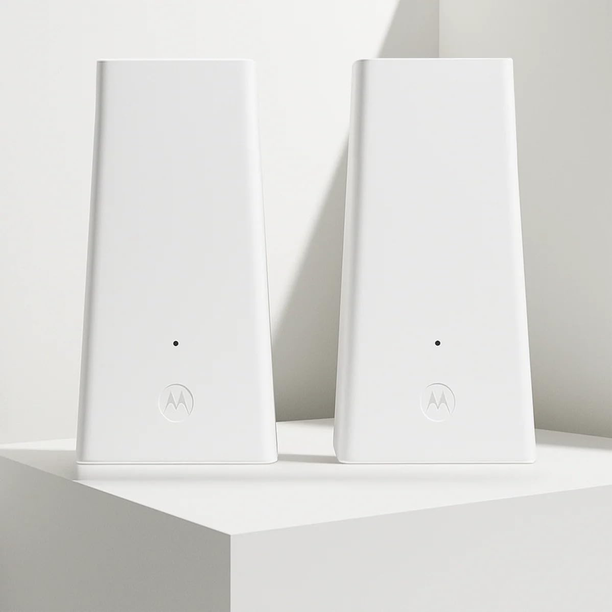 Motorola MQ20 WiFi 6E Router with Easy Mesh, Tri-Band 8.4 Gbps Speed, 3000 sq. ft Coverage, White, Dual Pack thumbnail