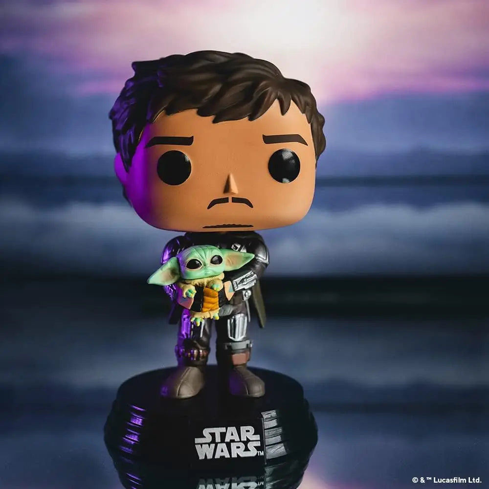 POP Funko Star Wars: The Mandalorian - The Mandalorian Din Djarrin with Grogu thumbnail