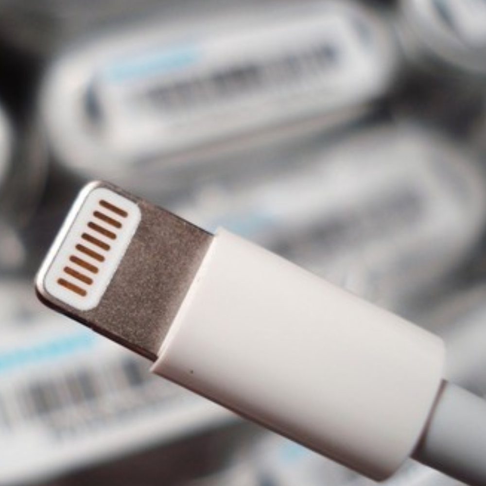 Apple iPhone 6 7 5s SE 3 ft Lightning USB Data Cable Charger OEM Genuine. Engineered for fast charging, it helps reduce wait time by powering your device swiftly. MD818ZM/A thumbnail