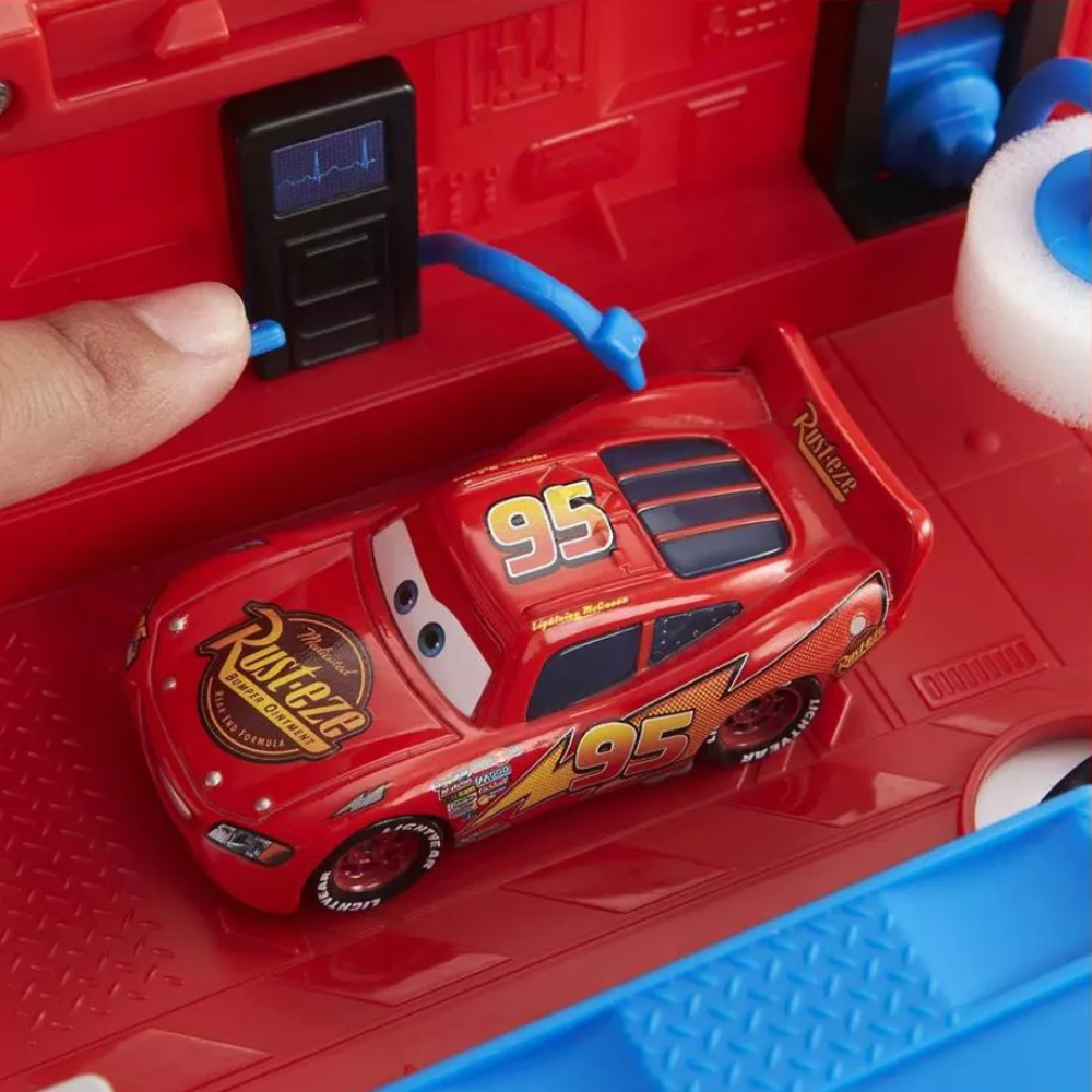Disney Pixar Cars Transforming Mack Playset HDC75 thumbnail